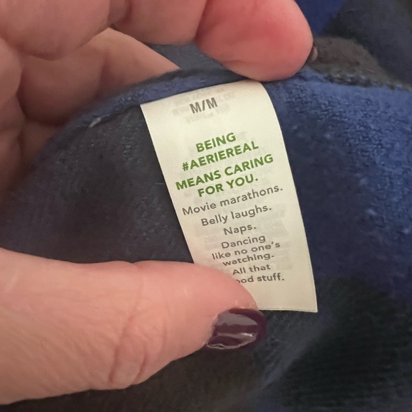 Aerie by American eagle woman’s med Blue and Black Checkered flannel Shirt - Picture 5 of 5